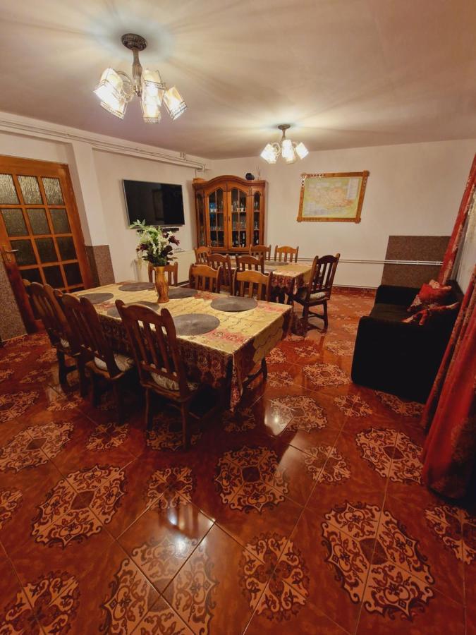 Pensiunea Adriana Vadu Izei Exterior foto